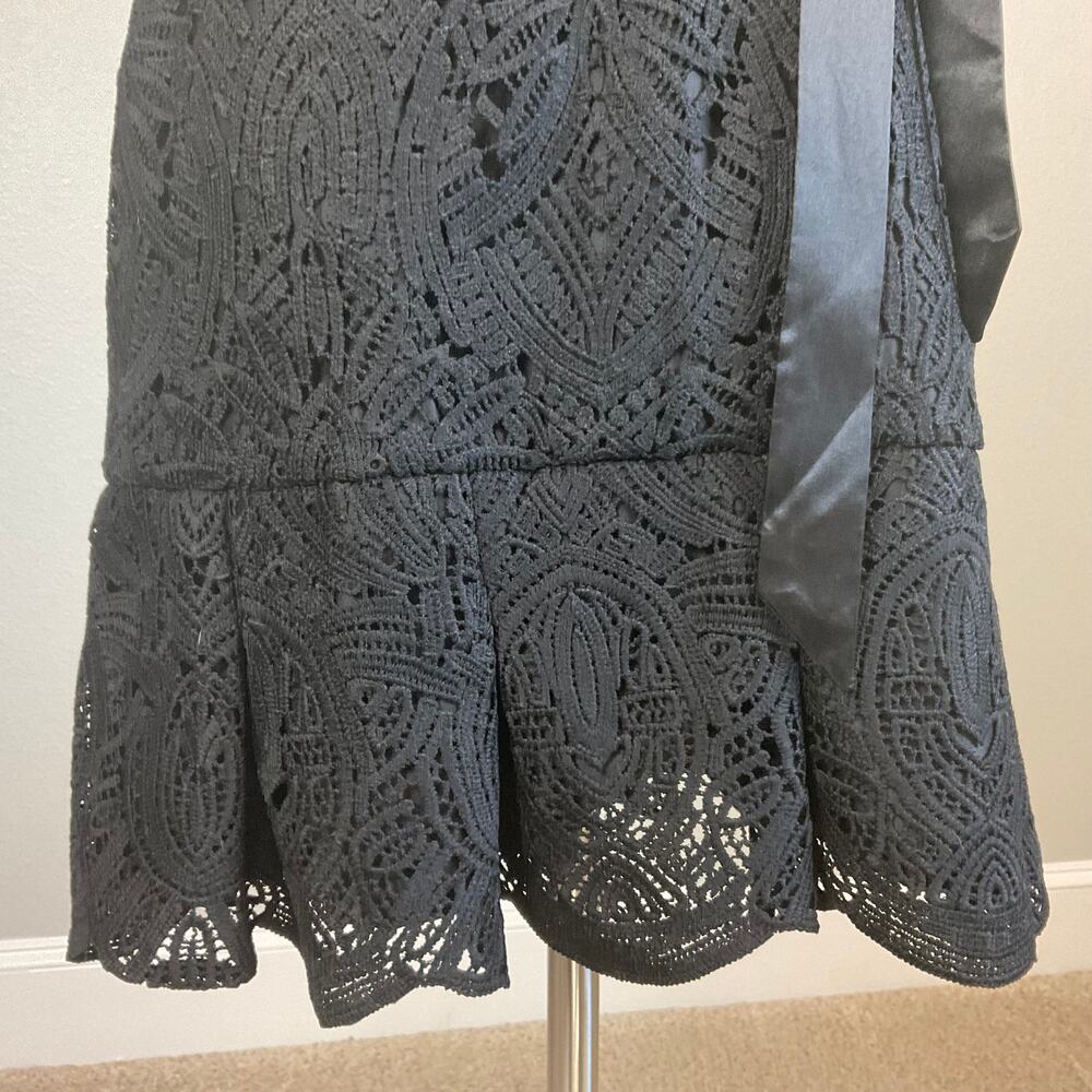 White House Black Market Black Cocktail Dress Cut Out Lace Fit and Flare Size 4 - Picture 10 of 13